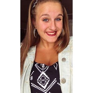 Meet your Posher, Anna