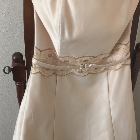 Dress - Picture 2 of 3