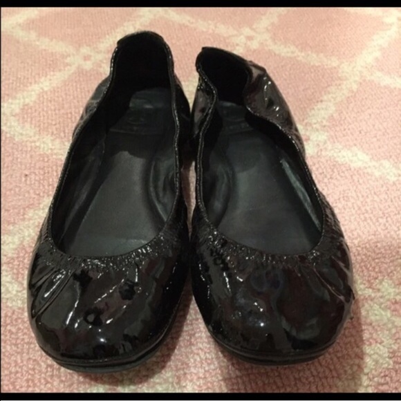 Tory burch flats RESERVED.