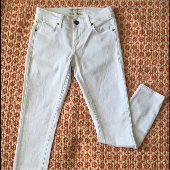 Free People white rolled crop skinny jeans 26