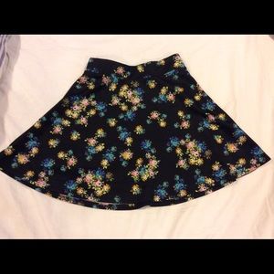 Skater skirt with flower detailing