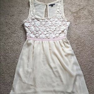 AMERICAN EAGEL OUTFITTERS Vintage style. Size (S)