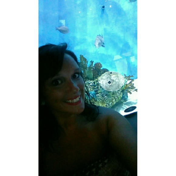 Meet your Posher, Adelia