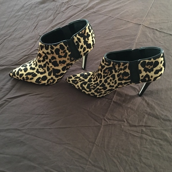 Ivanka Trump leopard print pumps