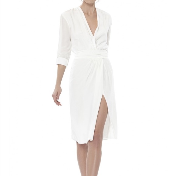 ✨HP✨ Alice + Olivia Tristan Wrap Dress