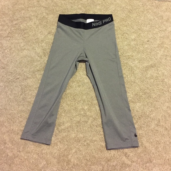 Nike Pro Capris
