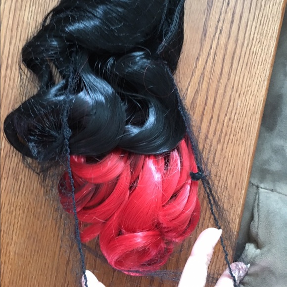 Cosplay curly black and red hair extensions - Picture 3 of 4
