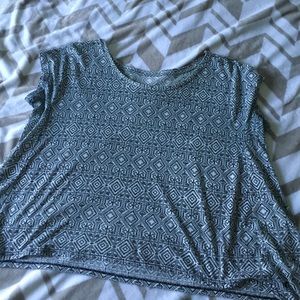 American Eagle Short Sleeve Flowy Crop Top