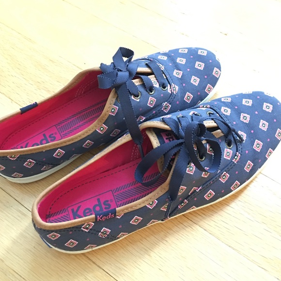 KEDS size 7 navy sneakers SOLD OUT PATTERN