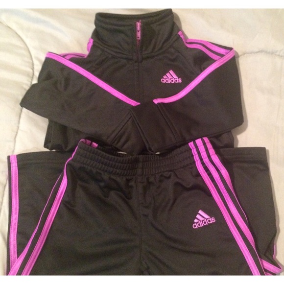 **SOLD**💜⚫️Adidas tracksuit⚫️💜