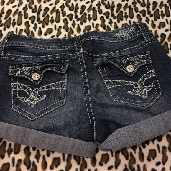 Sold - Picture 3 of 4