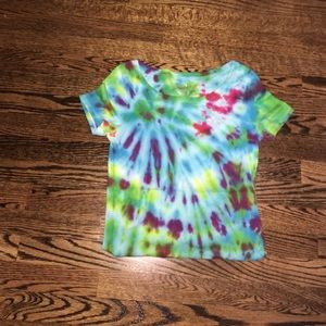 tie-dye shirt