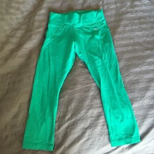 Lorna Jane 7/8 Green workout tights