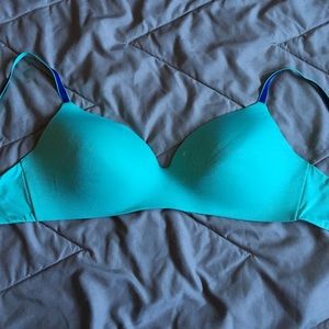 Victoria's Secret No Wire Bra 36D