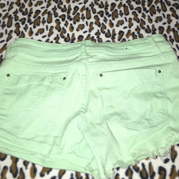 Sold - Picture 3 of 4