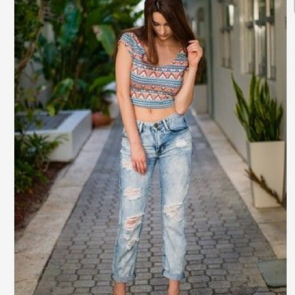 ☀️NWOT Tribal Print Crop Top☀️