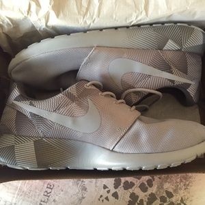 Men Nike Roshe