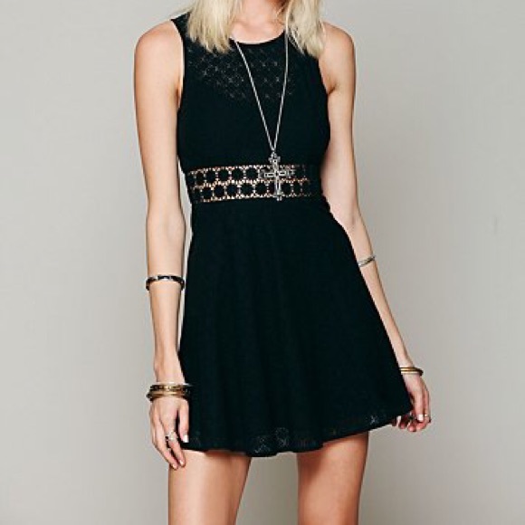 •Free People Black fitted with Daisies Dress• - Picture 1 of 4