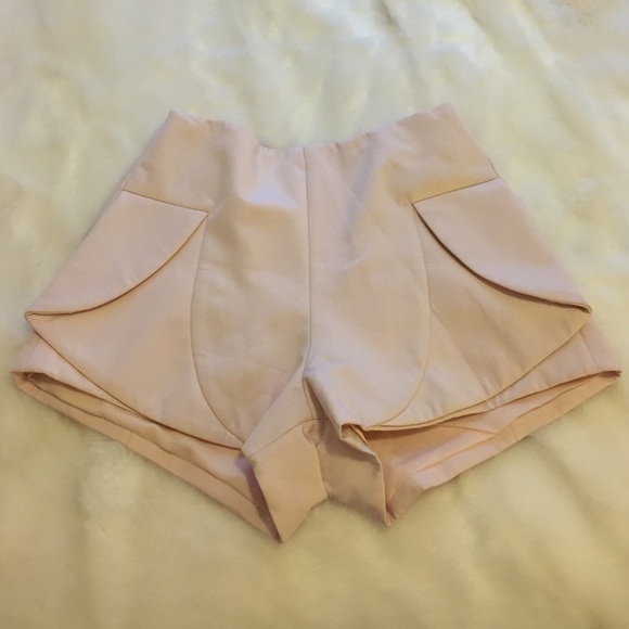 Finders Keepers Pants - SALE‼️‼️😍 Finders Keepers Pink Shorts size S