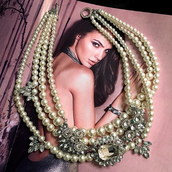 Jewelry - Chunky Pearl Necklace