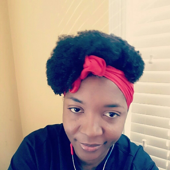 Meet your Posher, Iris - Picture 2 of 2