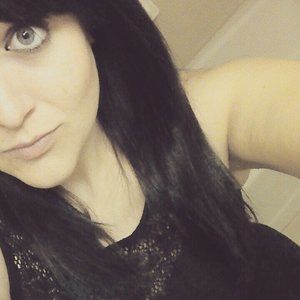 Meet your Posher, Leanna