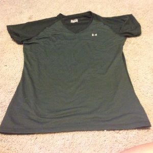 Heat gear material under armour black shirt