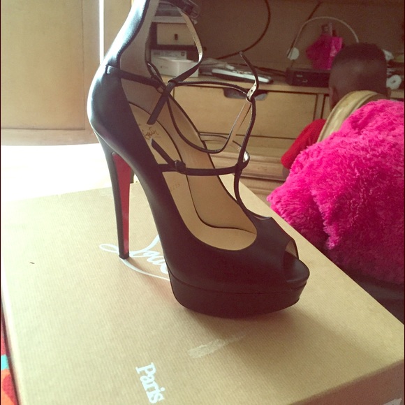 Christian Louboutin peep toe