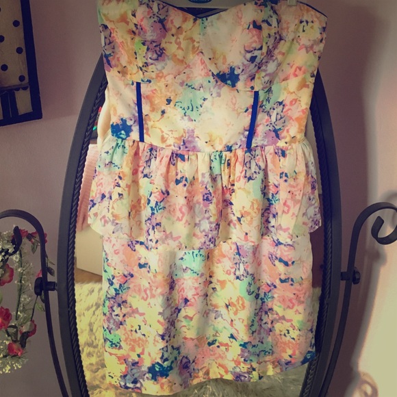 Gorgeous Strapless Floral Peplum Dress