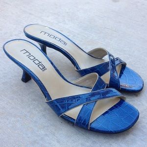 Moda spana blue slip on kitten heels