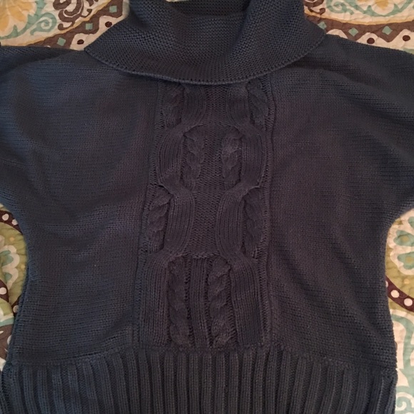 Cowl neck short sleeve sweater size x-large