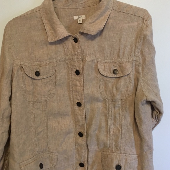 Jean jacket style but in breathable linen