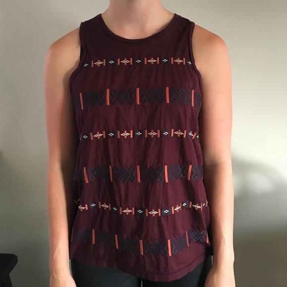 embroidered muscle tee