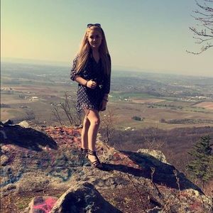 Meet your Posher, Cierra