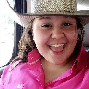 Meet your Posher, Lindee