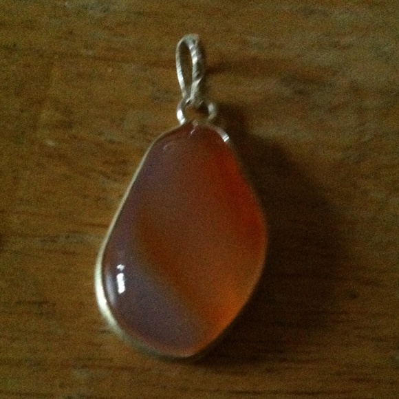 Agate pendent