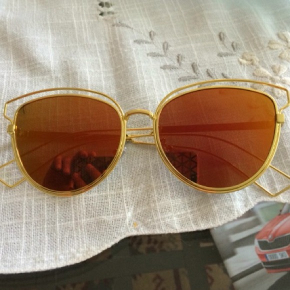 Real metal frame women's sunglasses😎😍 - Picture 4 of 4