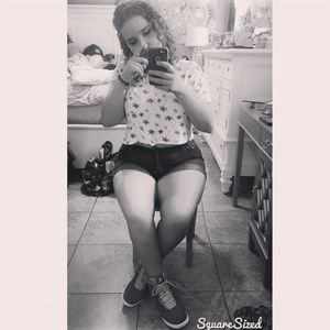 Meet your Posher, Kayla