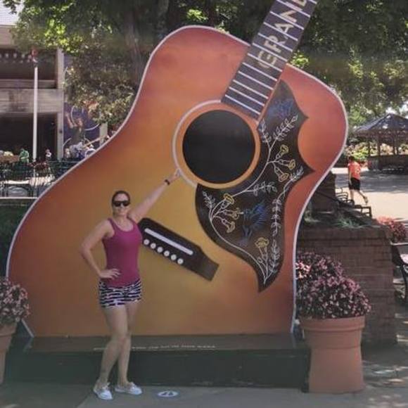 Meet your Posher, Bridget - Picture 1 of 1