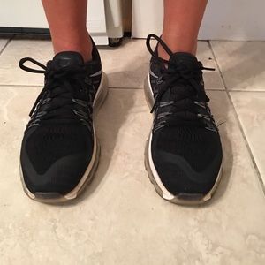Black Women's Nike sneakers