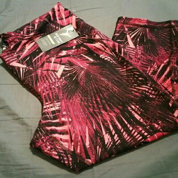 Old Navy Active Capri