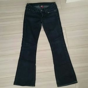 Lucky Jean's - Zoe Jean