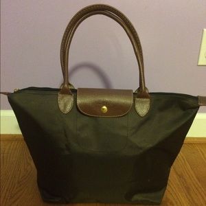 Large longchamp bag. Brownish