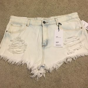 NWT Forever 21 Light washed denim shorts