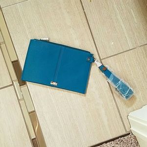 BRAND NEW NEVER USED Thirty One clutch