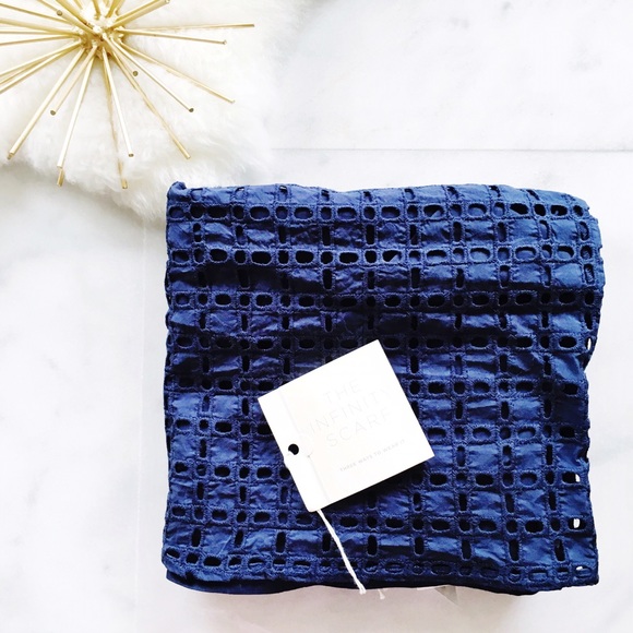 ⚬Loft⚬Navy Eyelet Infinity Scarf