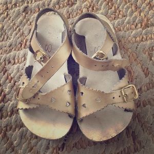 Saltwater toddler sandals