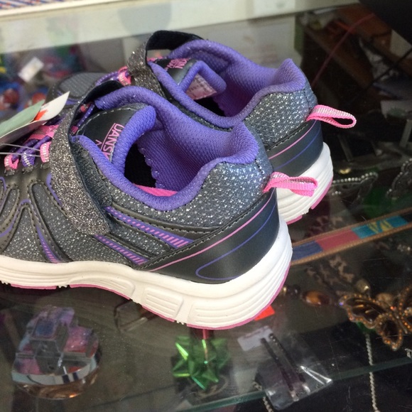 New with tags girls Velcro sneakers - Picture 3 of 3