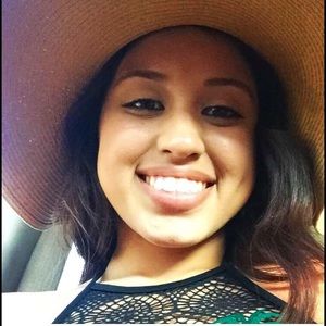 Meet your Posher, Antonia
