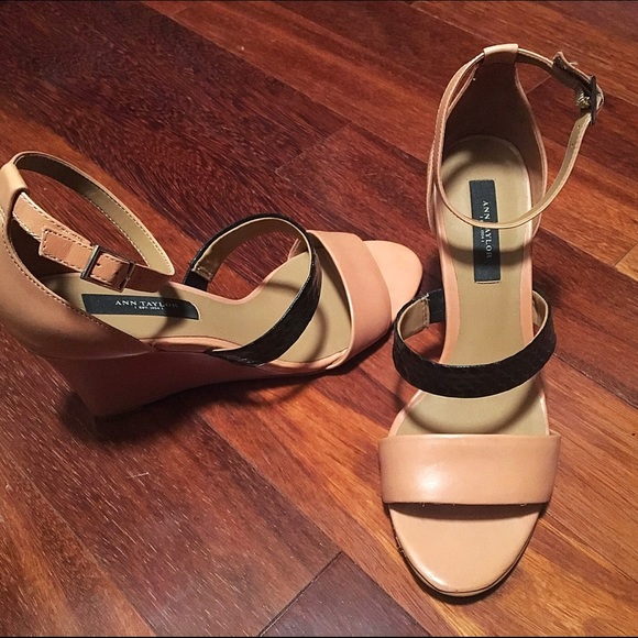Ann Taylor Heels Sz 7M